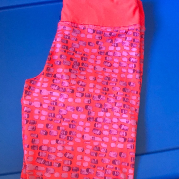 Full length tight ankle leggings by 90 degree. - Picture 1 of 3